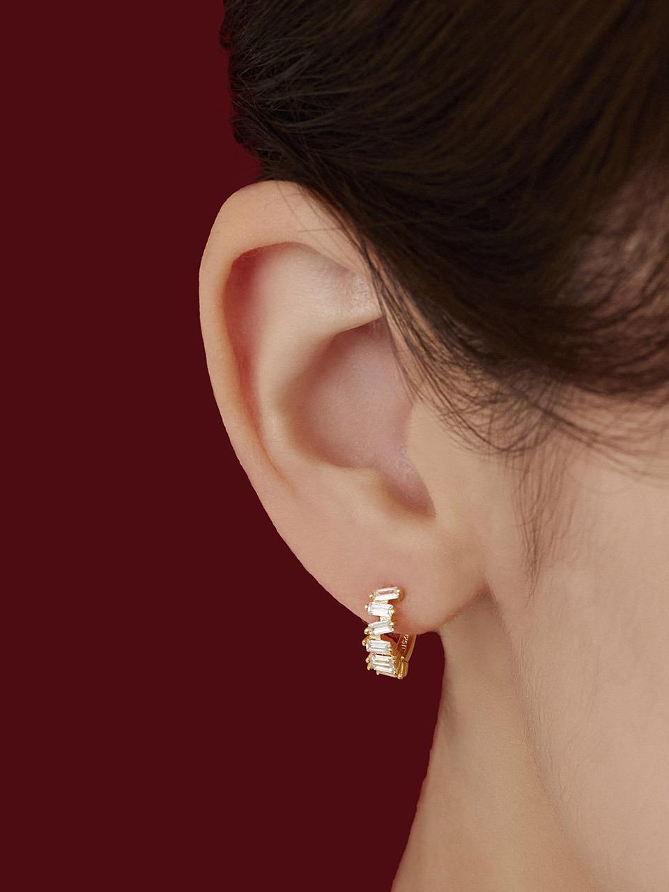 WFN009 Baguatte Huggies Earrings