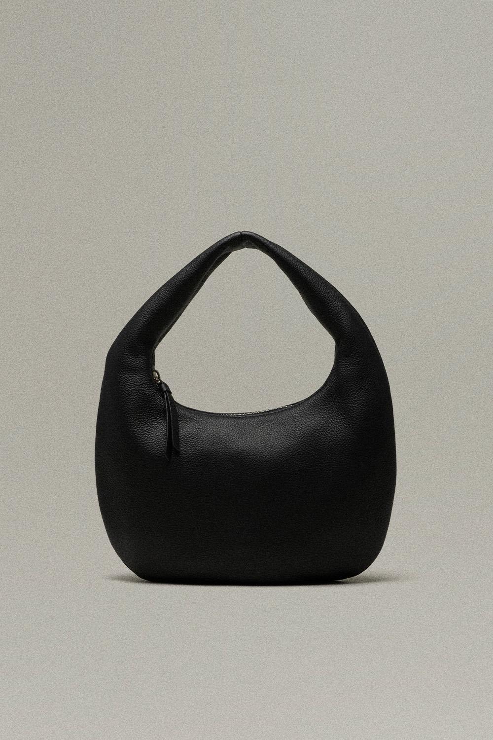 Round Shoulder Bag Shrunken Black 라운드 숄더백 슈렁큰 블랙