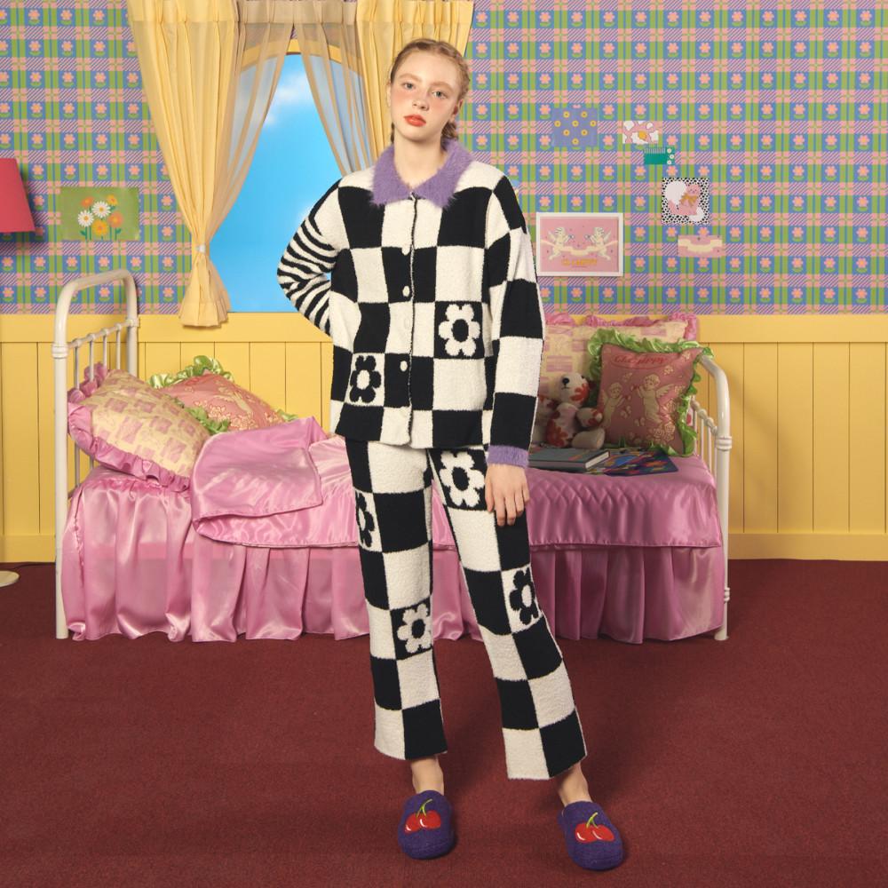 [클럼피 바이 위글위글]긴팔 긴바지 잠옷세트 수면잠옷 파자마 - Checkerboard Flower