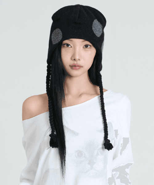 DOT EARFLAP BEANIE - BLACK