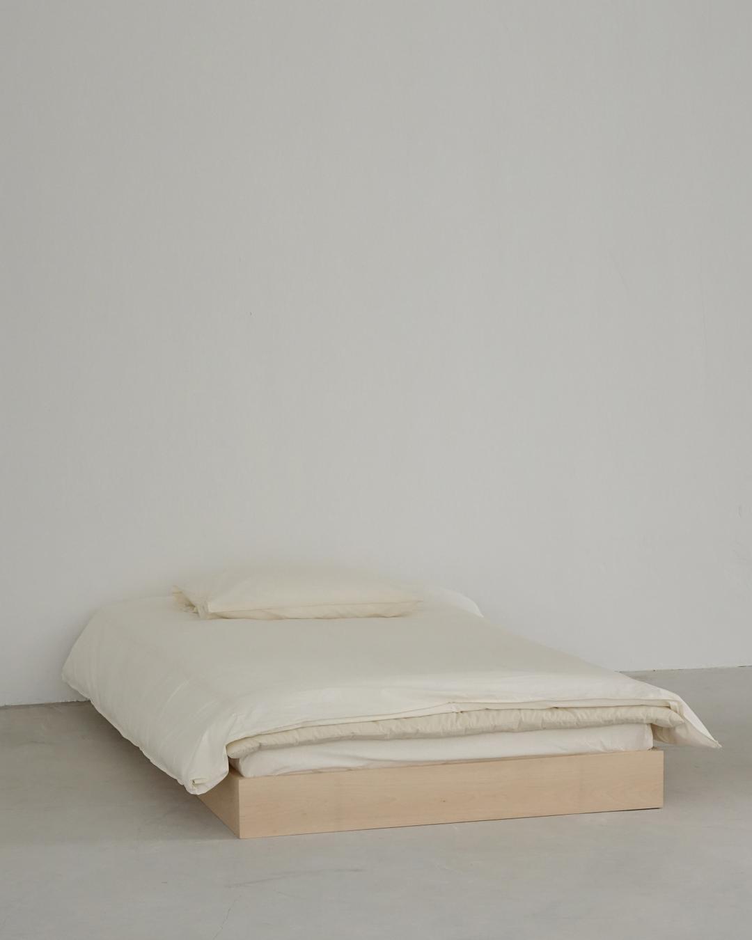 Line Bed (Wood)