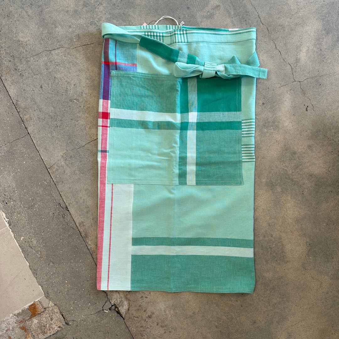 TABLE - Vintage Patchwork Half Apron I (2 types)