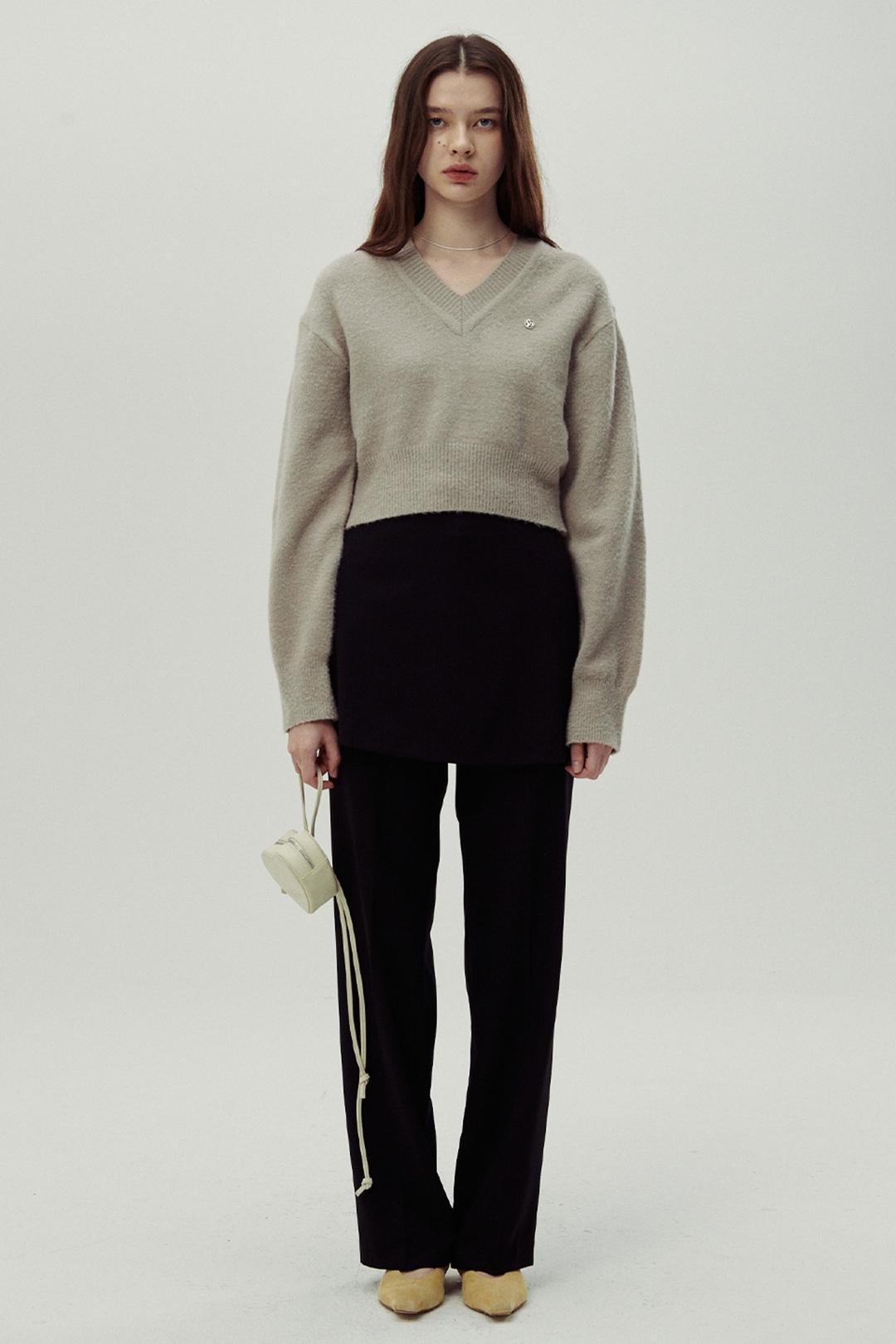 V NECK CROPPED SWEATER