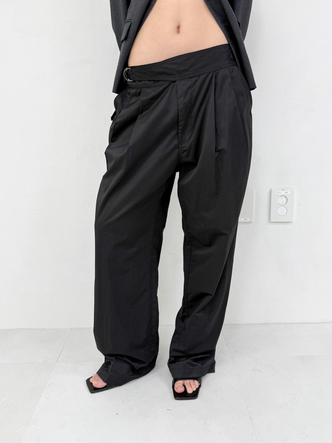 659. Buckle wide trousers