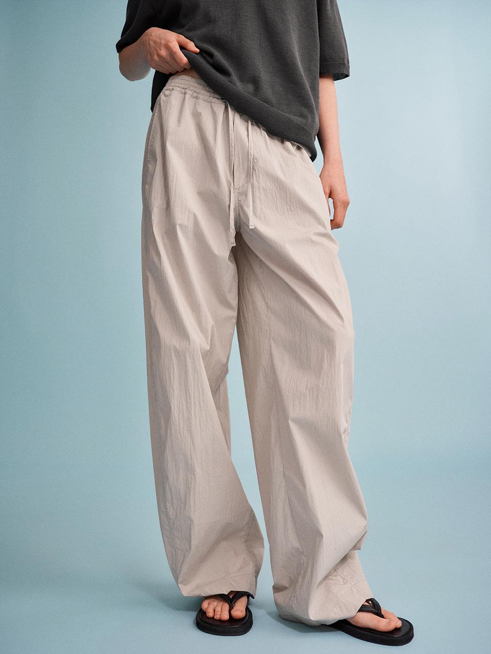 브리즈 커브드 밴딩 팬츠_soft grey