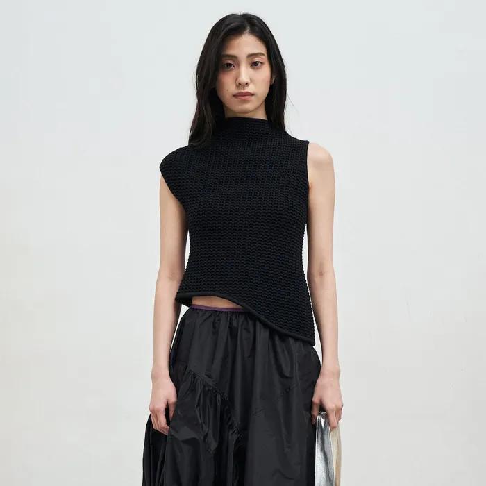 Curved Hem Asymmetrical Top  Black (AG5351A045)