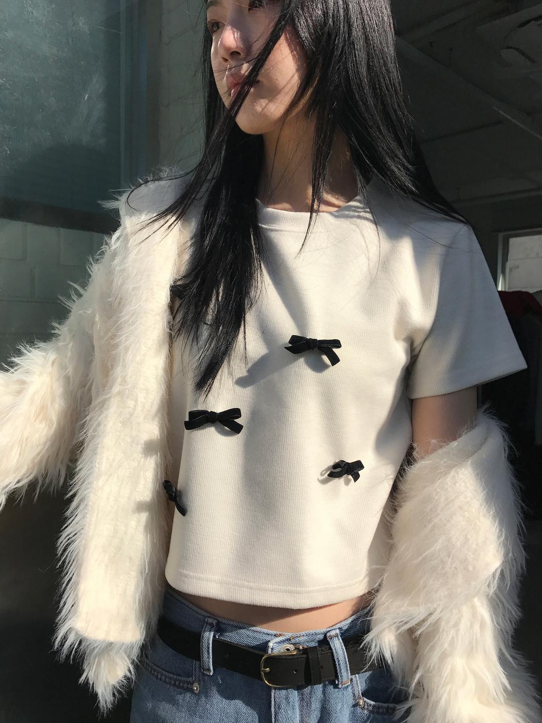 RIBBON BADGE TOP, IVORY (2C)