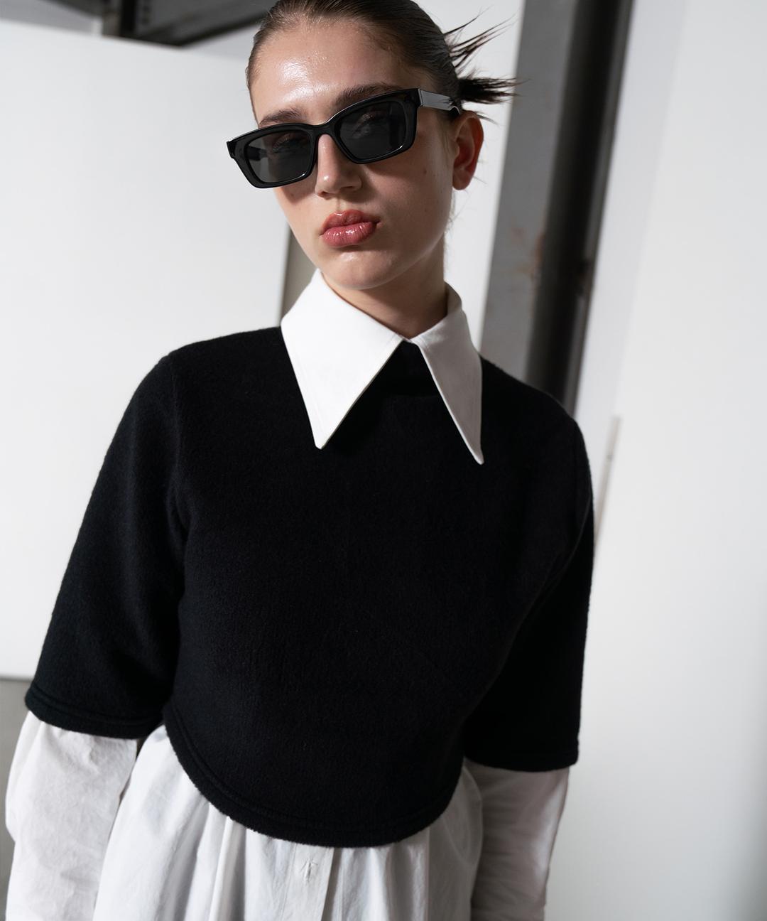 Mock Neck Short Sleeve Knit Black