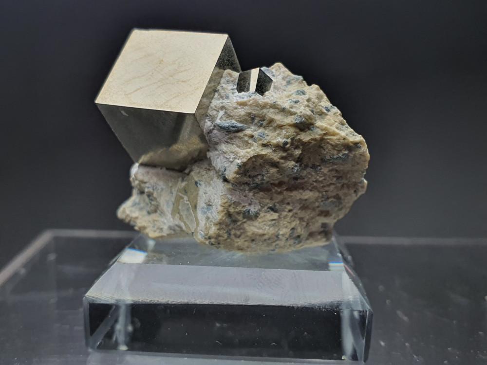 스페인 나바훈 황철석 결정 클러스터 / Navajun Pyrite 천연원석 희귀원석 광물표본 이색수집품