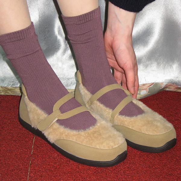 Warm Bitter 0002-1. Rubber Sole Curved Velcro