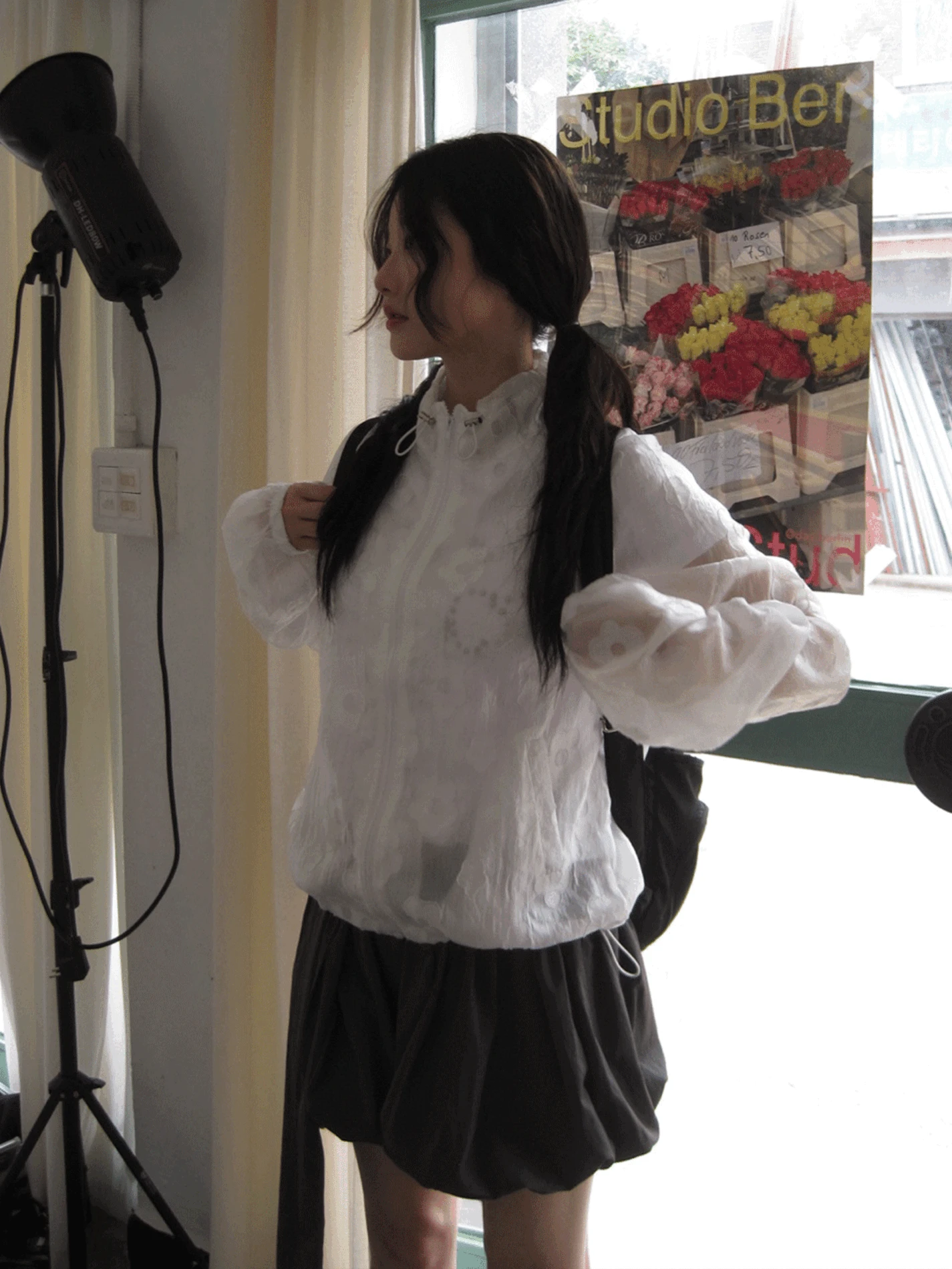 플라워 시스루 윈드 점퍼 (2color)