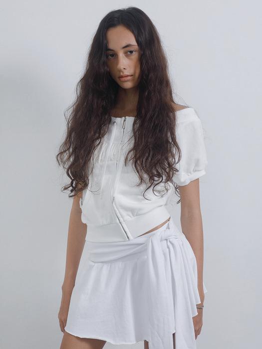OFF SHOULDER SHIRRING HALF ZIP UP WHITE