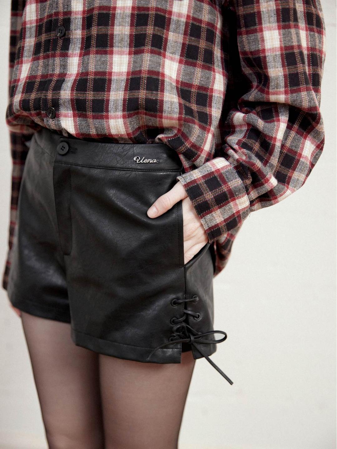 [UENA] Logo Strap Leather Short Pants