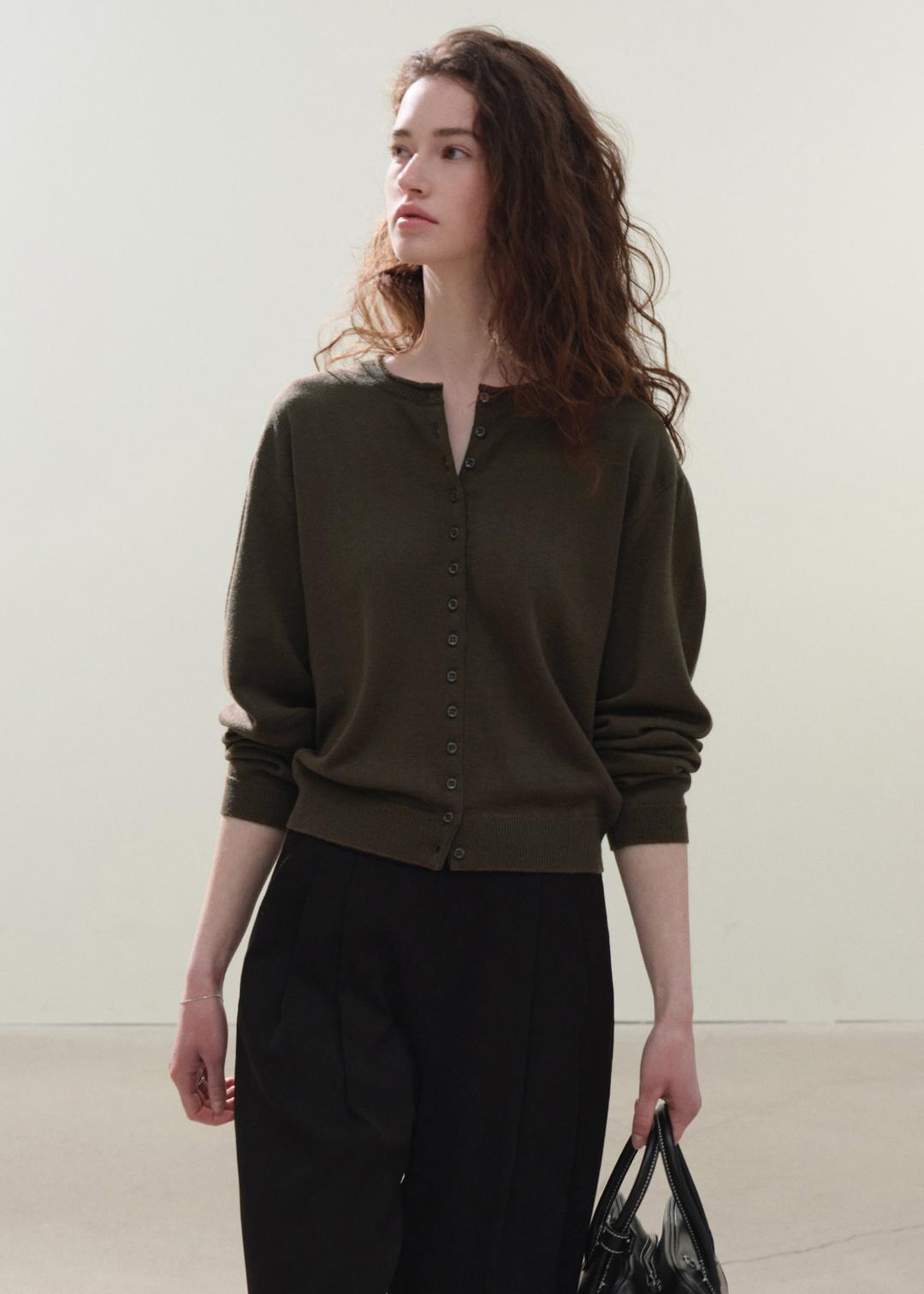 로사 롤넥 버튼 가디건