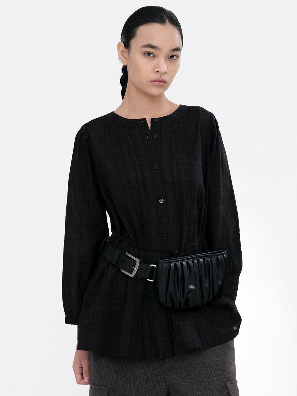 Tuck Pleats Puff Blouse [Black]