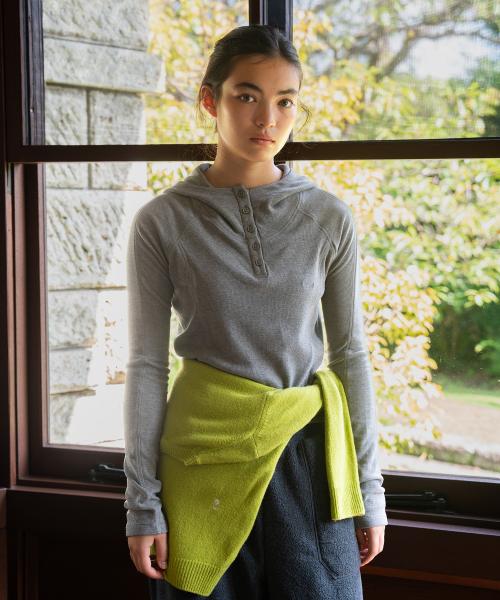 BUTTON HIGH-NECK LONG-SLEEVE PULLOVER MELANGE GREY