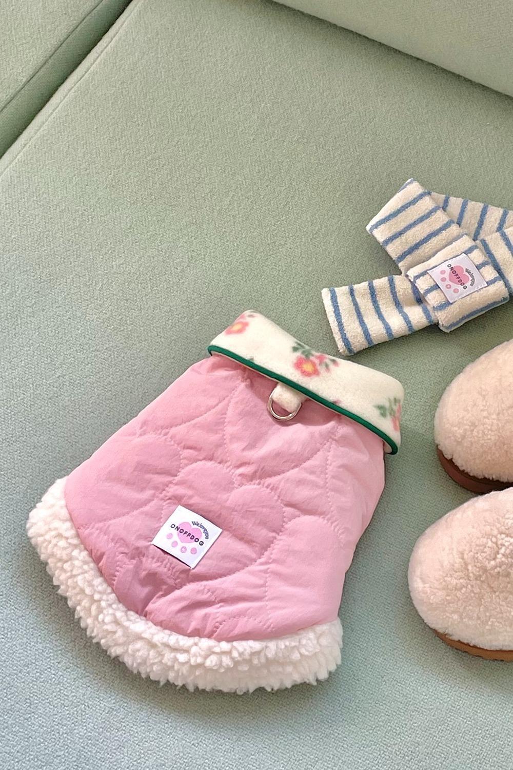 온오프독 스트로베리크림 누빔 리버시블 강아지 패딩