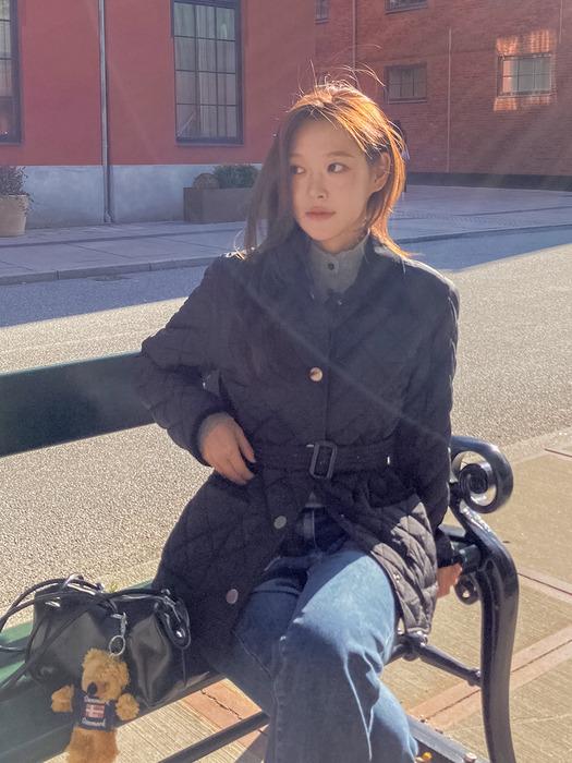 [단독] 잇미샤 벨티드 퀼팅 자켓 ITPAZJK430 (BLACK)