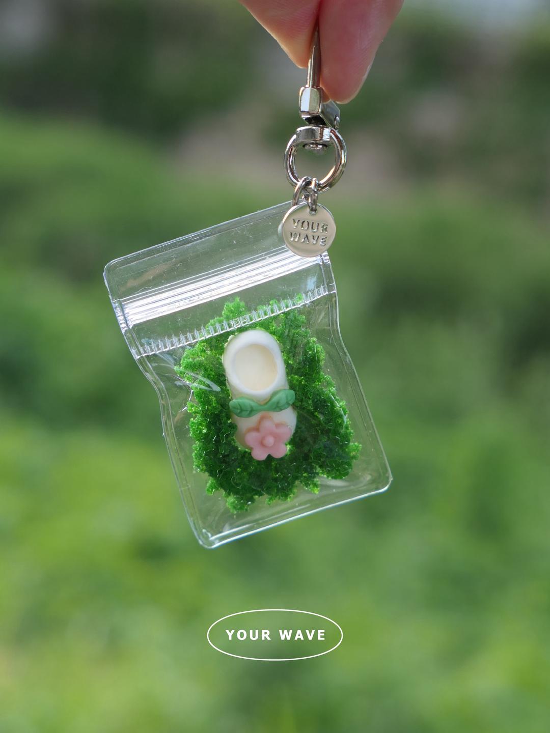 yourwave 'on the lawn\' keyring