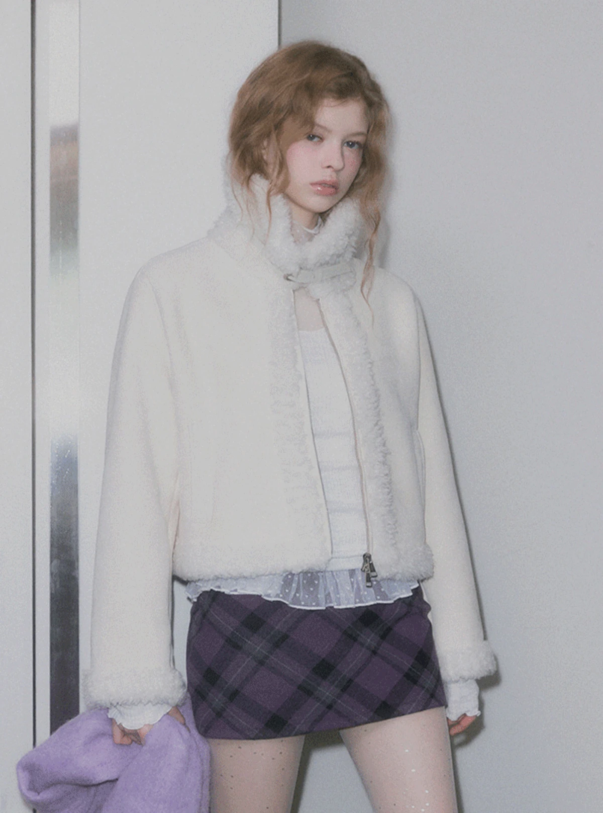 베아르 카라 숏 무스탕 점퍼