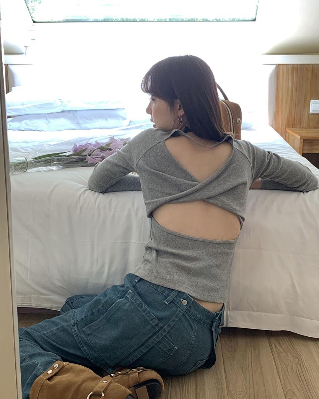 걸리시 백트임 슬릿 긴팔 티셔츠 백리스 /3color