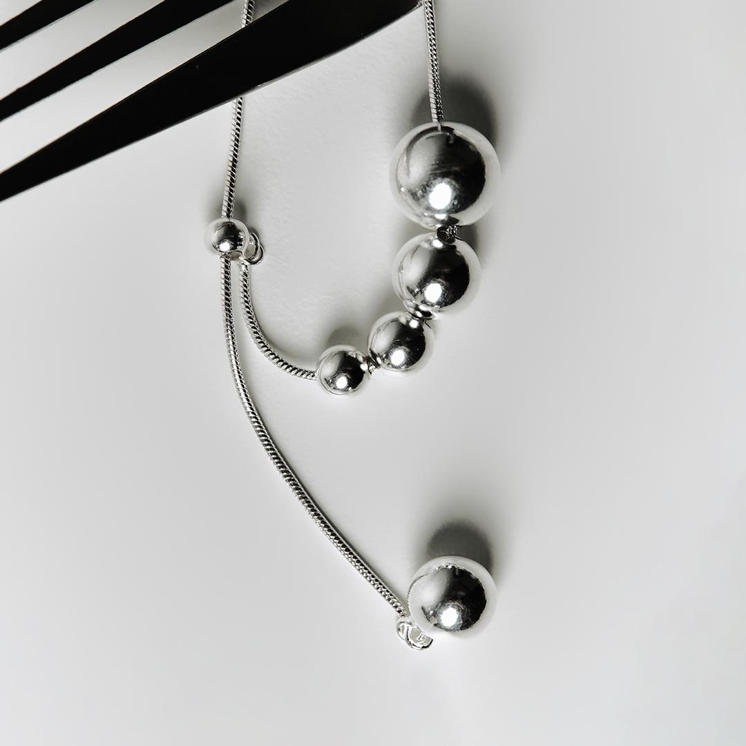Moving egg Necklace