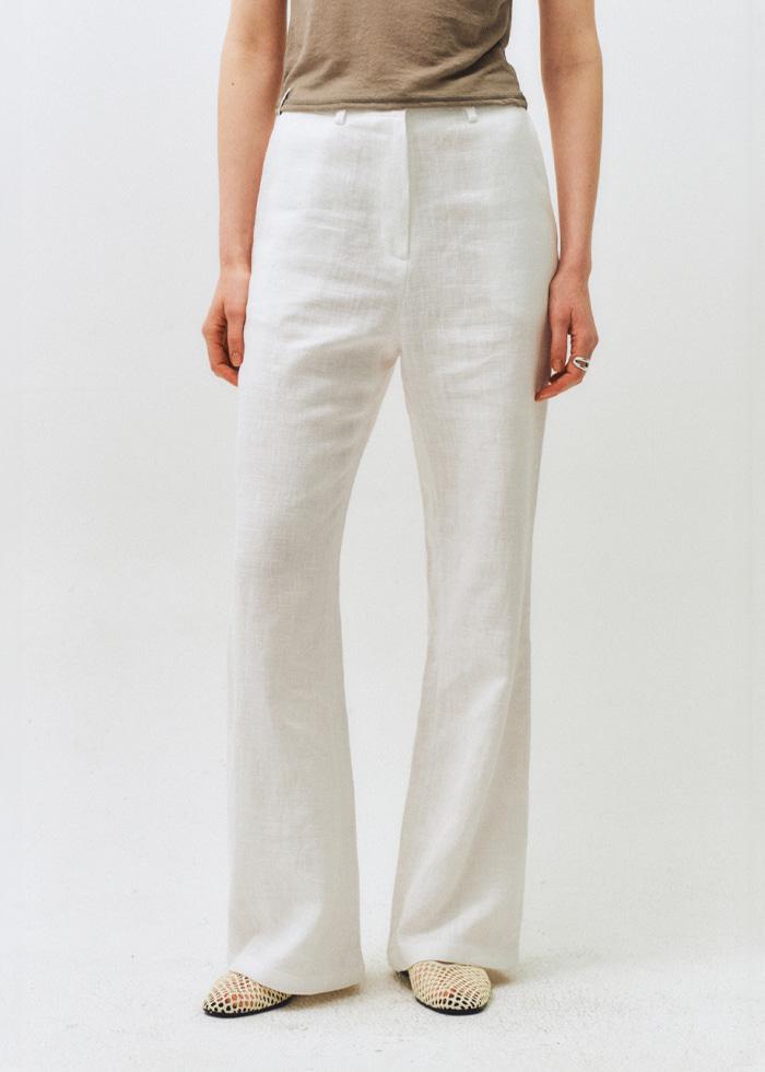 Classic Loose Fit Linen Boot-cut Pants_CTB546(White)