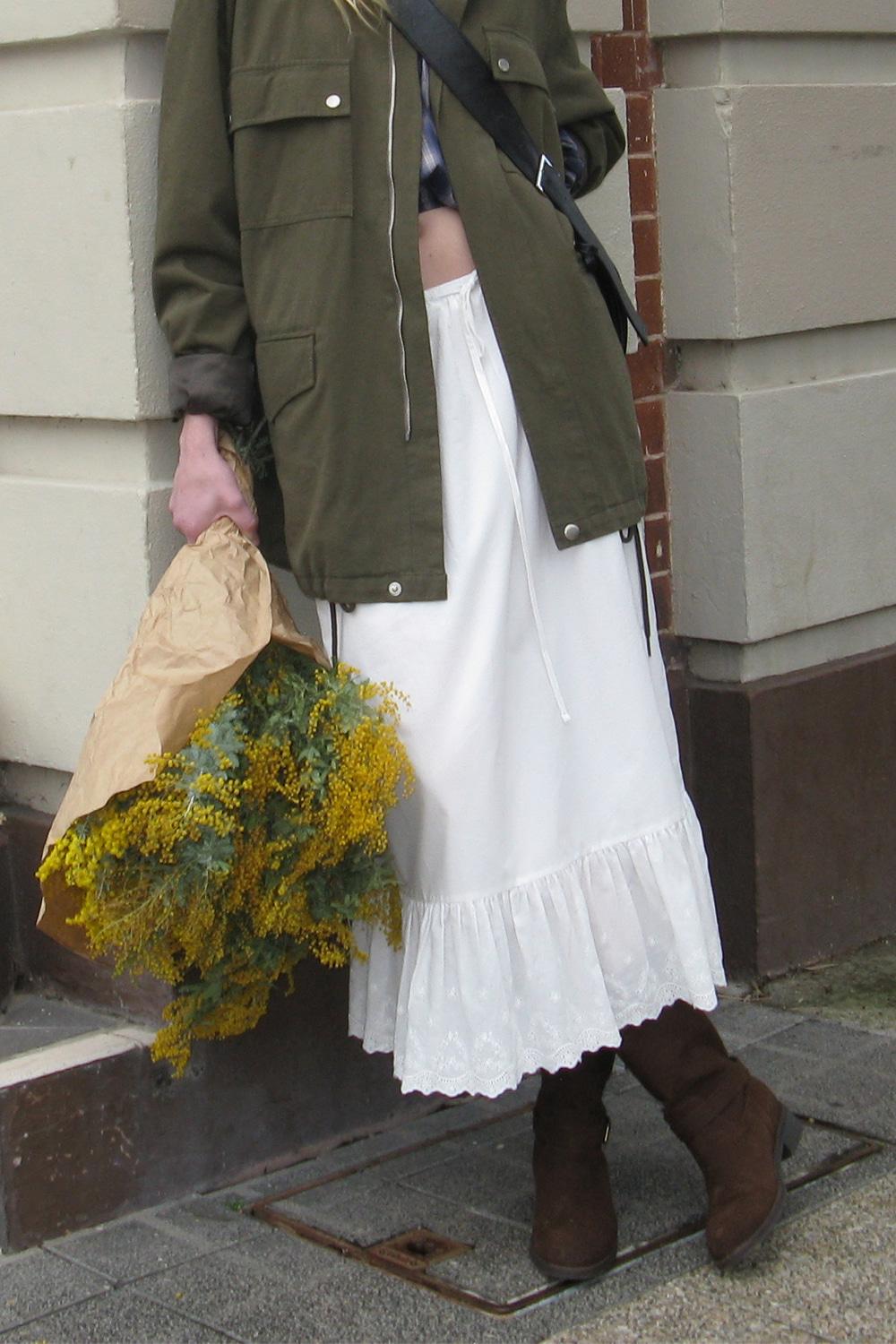 Airy punching skirt