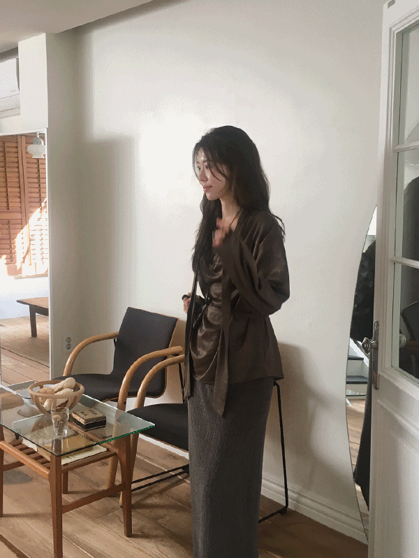 무드인슬로우 [하객룩] 피넛 홀타이 블라우스