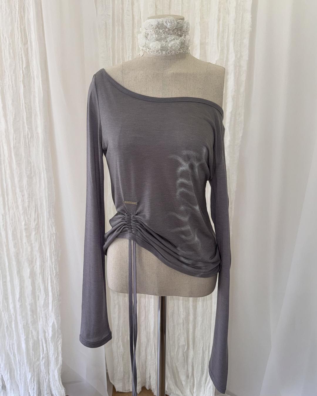 [1차 리오더] One-shoulder Side Shirring Tie Long Sleeves (GRAY) - 9/30 이후 순차출고