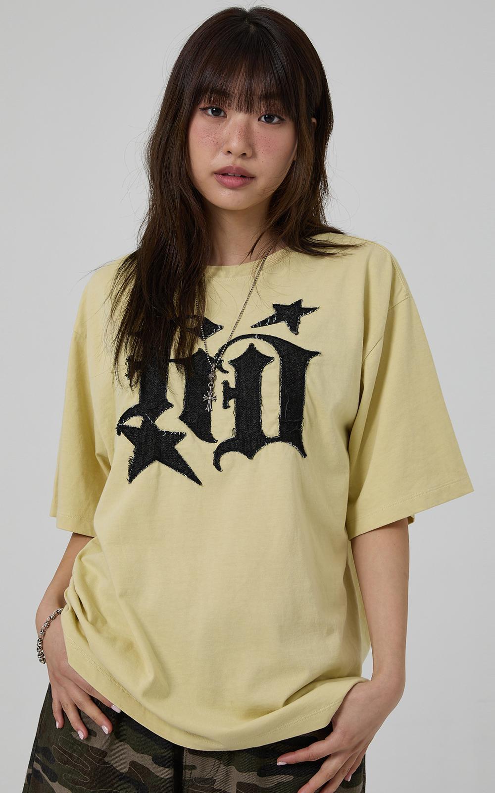 [08/18예약배송]HD 데님 아플리케 반팔티셔츠 라이트옐로우