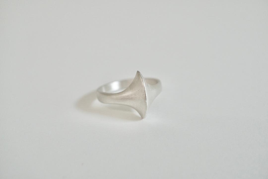 double one pointed ring