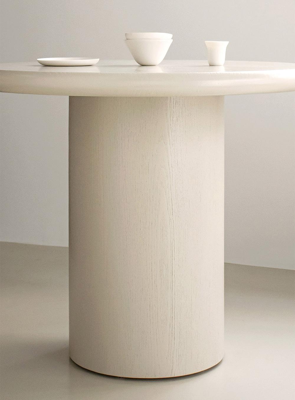 Column Round Dining Table