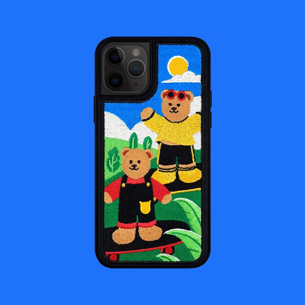 자수케이스 - Longboarder Bear