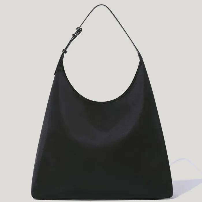 플럼 나일론 호보백 Flume Nylon Hobo Bag_Black