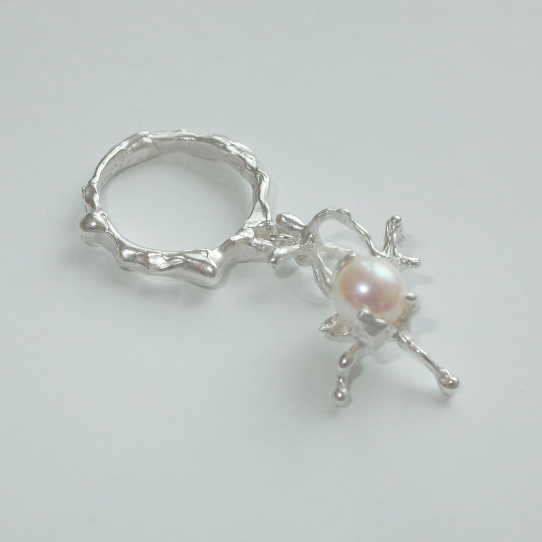 sleeping pearl ring (one-of-one)