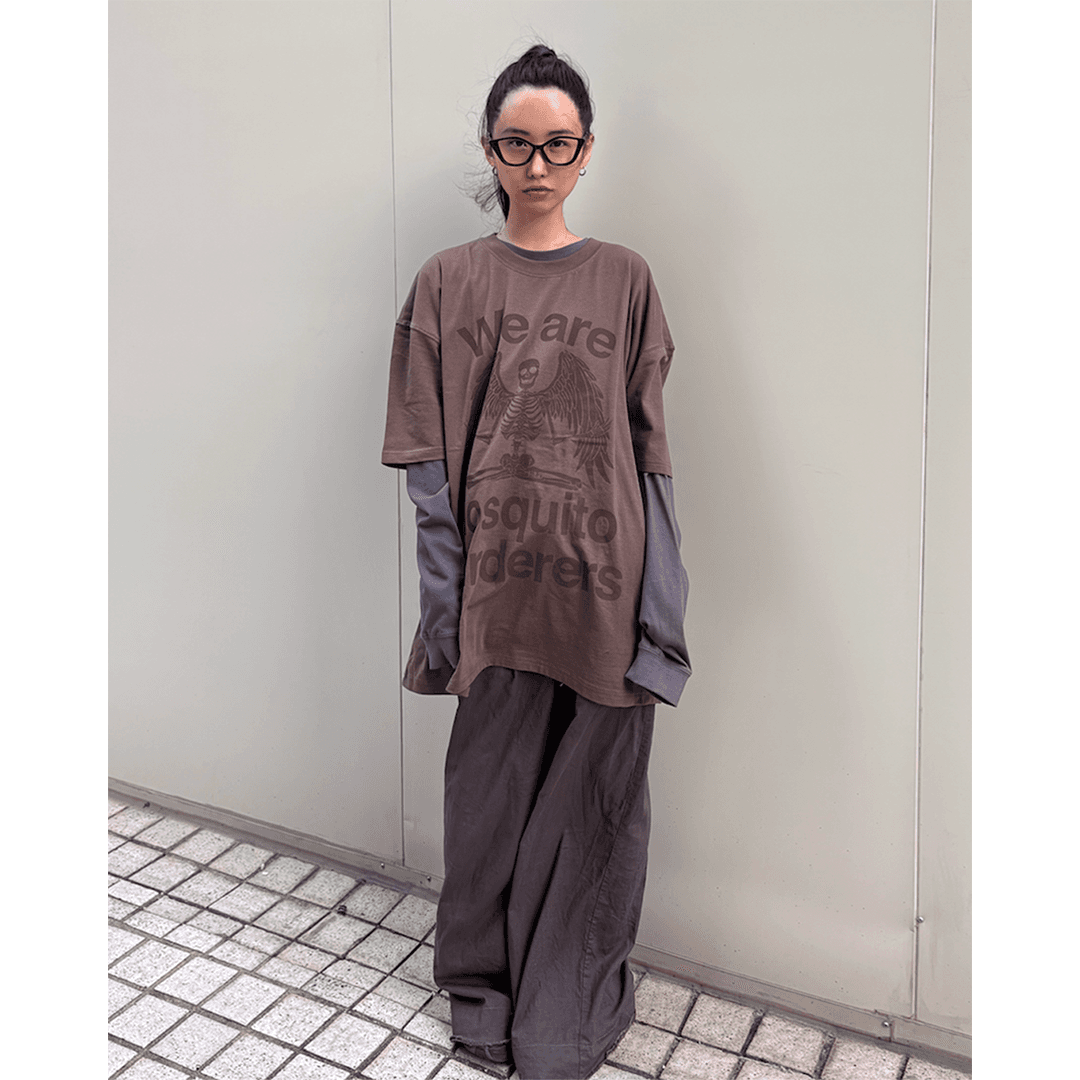 We are Mosquito murderers BIG T-SHIRT (Brown)