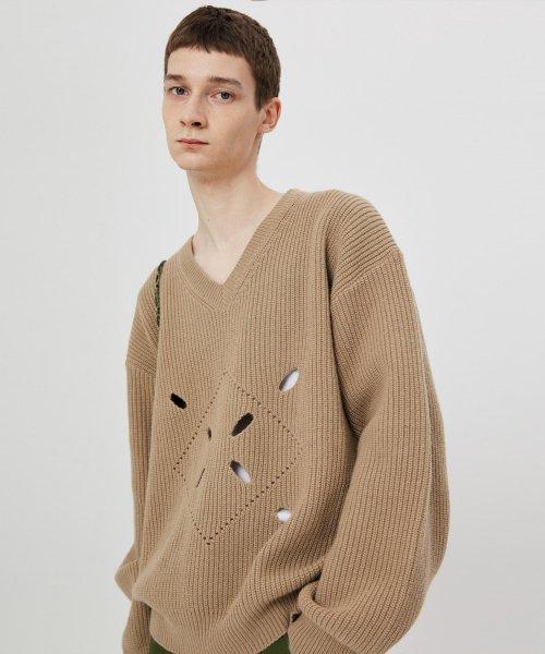 ESSENTIAL_UNISEX Argyle Hole Oversized Knit [Camel]