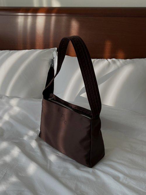 무쿠앤에보니(MUCU AND EBONY)  Comfy Bag 컴피백 다크브라운 - 사이즈 & 후기 | 무신사