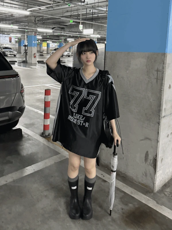 77 럭비 브이넥 반팔