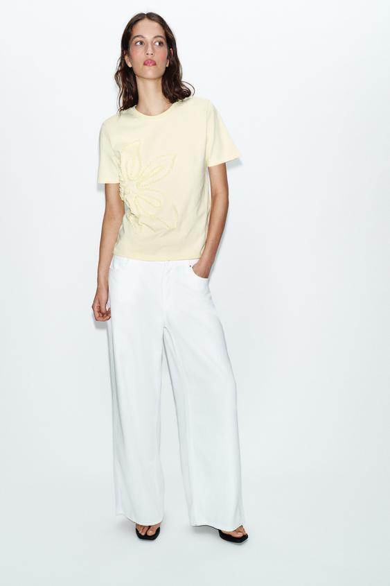 텍스처드 플라워 티셔츠