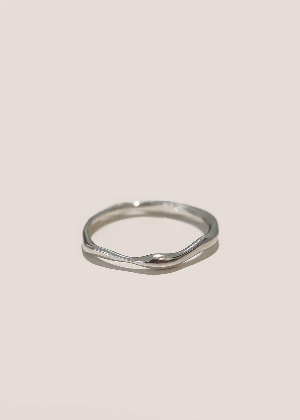 Gentle wave ring _ Silver