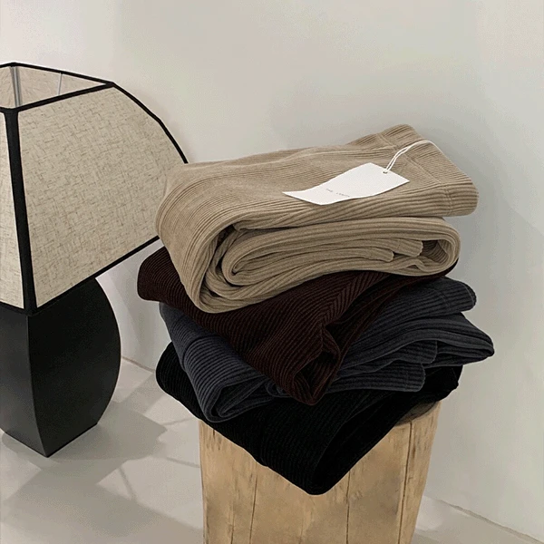 [1+1/누적1만장🔥] 로기 하이웨스트 슬릿 코듀로이 팬츠 - pt23405