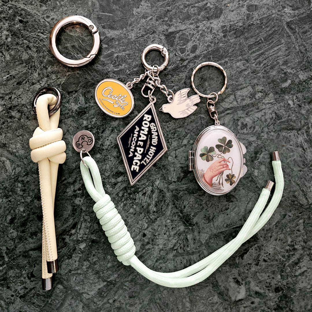 LUCKY LOCKET MIRROR KEYRING_키링: 클로버