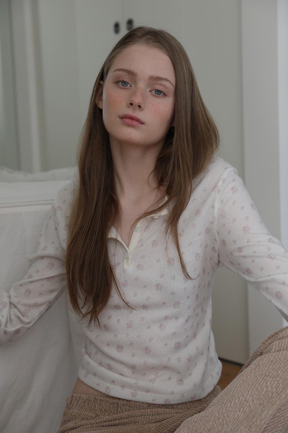 FLOWER HENLEY T-SHIRT_IVORY [11월 24일 순차배송]