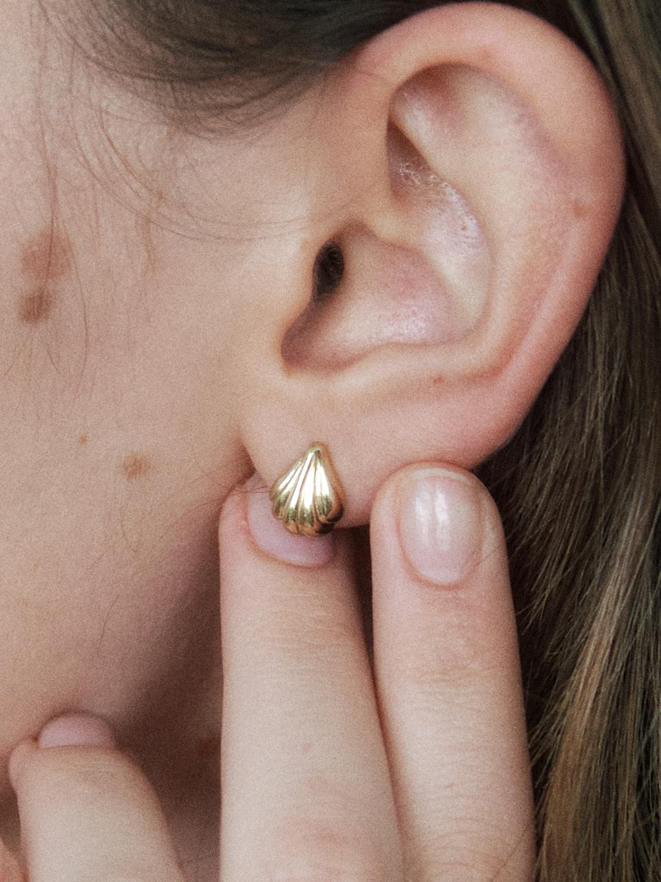 SHELL EARRINGS I