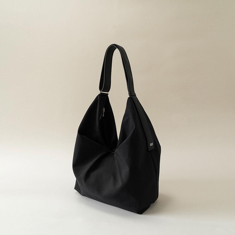 [ESSENTIAL_결제일 3주뒤 순차출고] 미아 Mia Oversized Bag Black