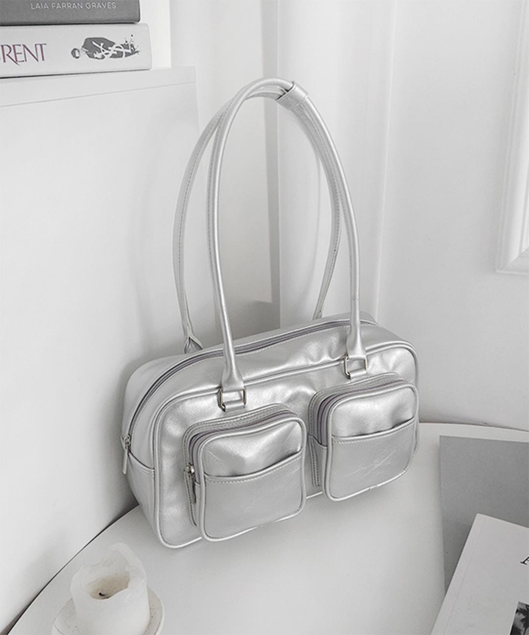 데일리바인 [당일발송]4col 스퀘어 투포켓 실버백 롱핸들 캐주얼 긱시크 너드 데일리백 와이드 데이트룩 가을 여행 보조가방 여성 바게트 숄더백 mo2334