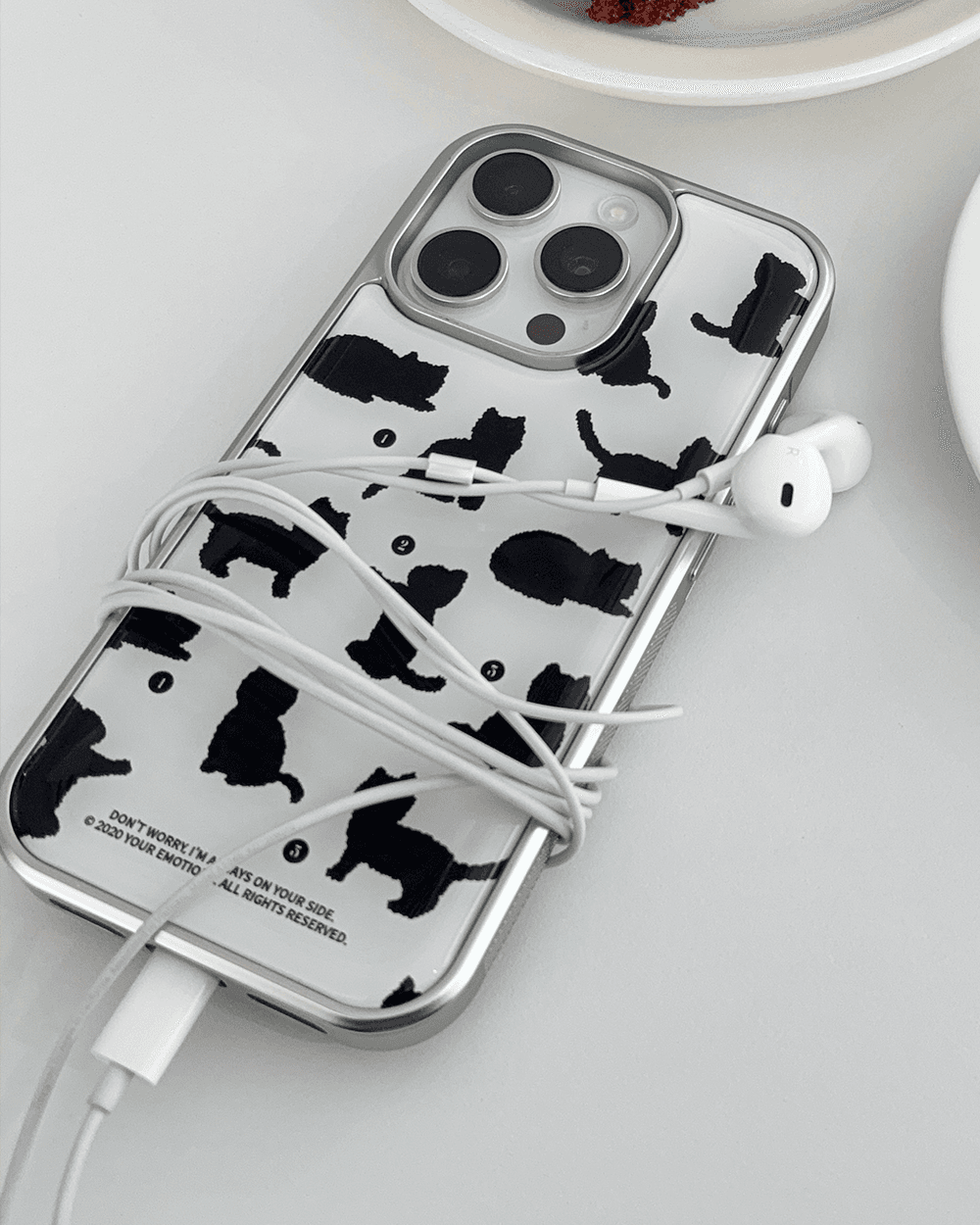 beloved cat silver frame case (white)