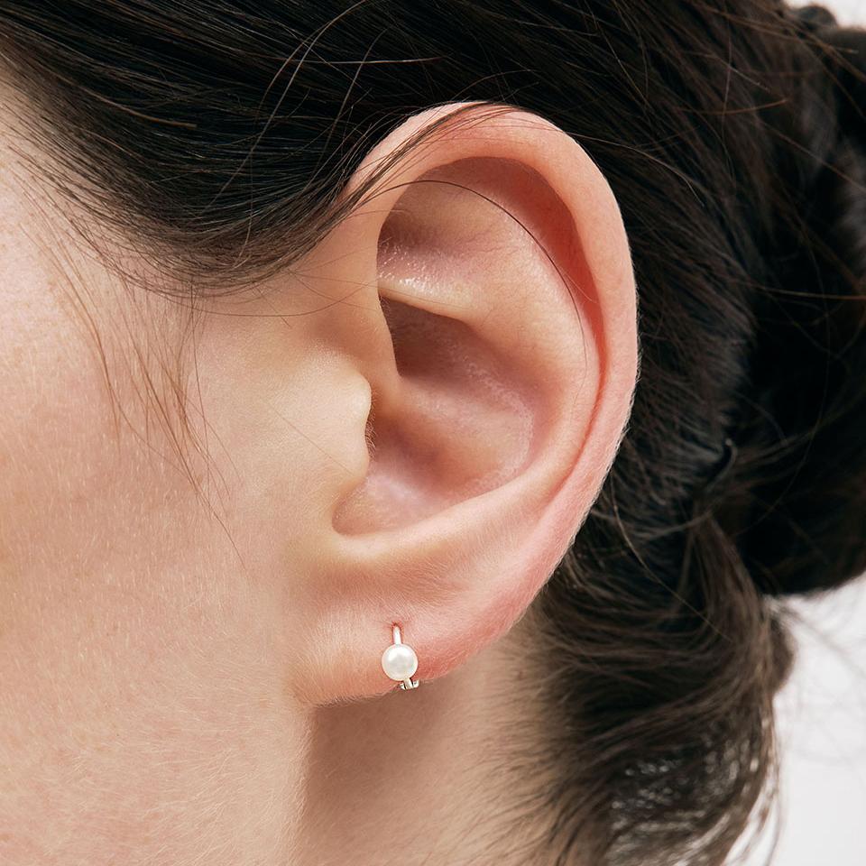 small pearl earring